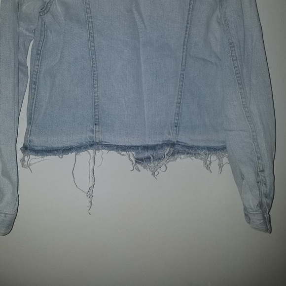 ⭐️💸GAP Distress Denim Jacket - Picture 4 of 5